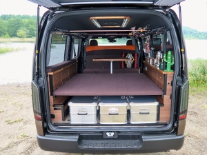 ハイエース車中泊　バンライフ　VANLIFE　OVERLANDER
