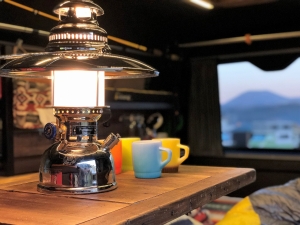 ハイエース車中泊　バンライフ　VANLIFE　OVERLANDER
