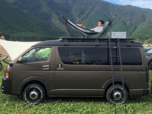ハイエース車中泊　バンライフ　VANLIFE　OVERLANDER
