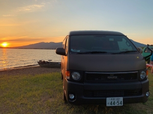 ハイエース車中泊　バンライフ　VANLIFE　OVERLANDER