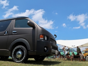 ハイエース車中泊　バンライフ　VANLIFE　OVERLANDER