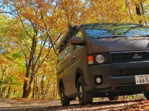 ハイエース車中泊　バンライフ　VANLIFE　OVERLANDER