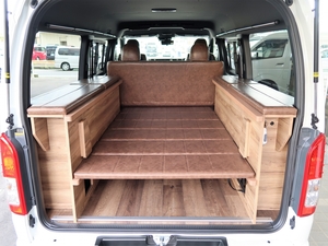 ハイエースバン新車コンプリートハイエース　8ナンバーキャンピング登録