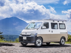 タウンエース新車コンプリートタウンエース　MONOBOX　車中泊