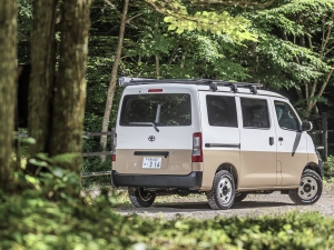 タウンエース新車コンプリートタウンエース　MONOBOX　車中泊