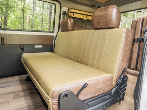 タウンエース新車コンプリートタウンエース　MONOBOX　車中泊