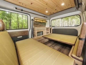 タウンエース新車コンプリートタウンエース　MONOBOX　車中泊