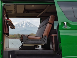 ハイエースバンライフカスタム　ワイドバン
