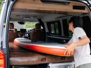 ハイエース１０人乗り　車中泊できる街乗り仕様車 FD-BOX W03