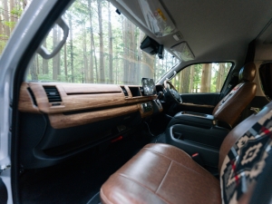 ハイエース１０人乗り　車中泊できる街乗り仕様車 FD-BOX W03