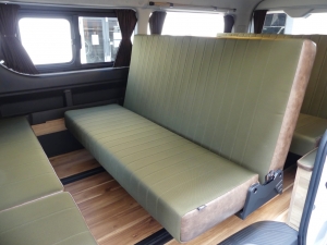 ハイエースワゴン i-seat×2脚搭載3列シート 8人乗り8ナンバーキャンピング