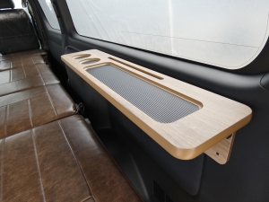 ハイエースワイドバン i-seat×2脚搭載3列シート 8人乗り8ナンバーキャンピング