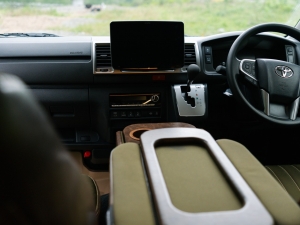 ハイエースBi-beam　ハイエース車中泊　新型ハイエース