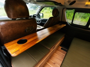 ハイエースBi-beam　ハイエース車中泊　新型ハイエース