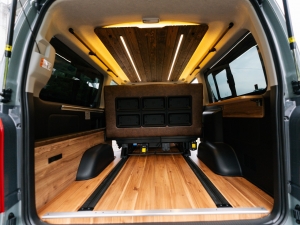 ハイエースBi-beam　ハイエース車中泊　新型ハイエース