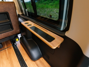 ハイエースBi-beam　ハイエース車中泊　新型ハイエース