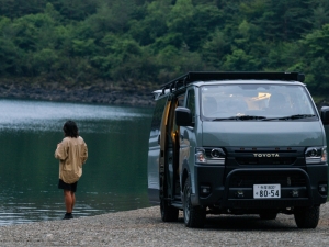 ハイエースBi-beam　ハイエース車中泊　新型ハイエース