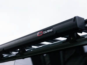 ハイエースBi-beam　ハイエース車中泊　新型ハイエース