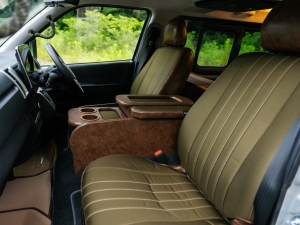 ハイエースBi-beam　ハイエース車中泊　新型ハイエース