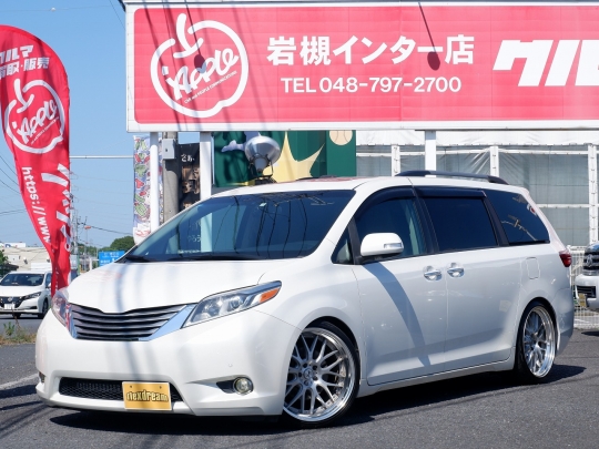 シエナ新並アメリカモデル２０１７ｙシエナ　リミテッド　ツインサンルーフ　スマートキー　電動格納ドアミラー　アルパイン９インチナビ　セカンドシートオットマン　クリアランスソナー　ブラインドスポットモニター