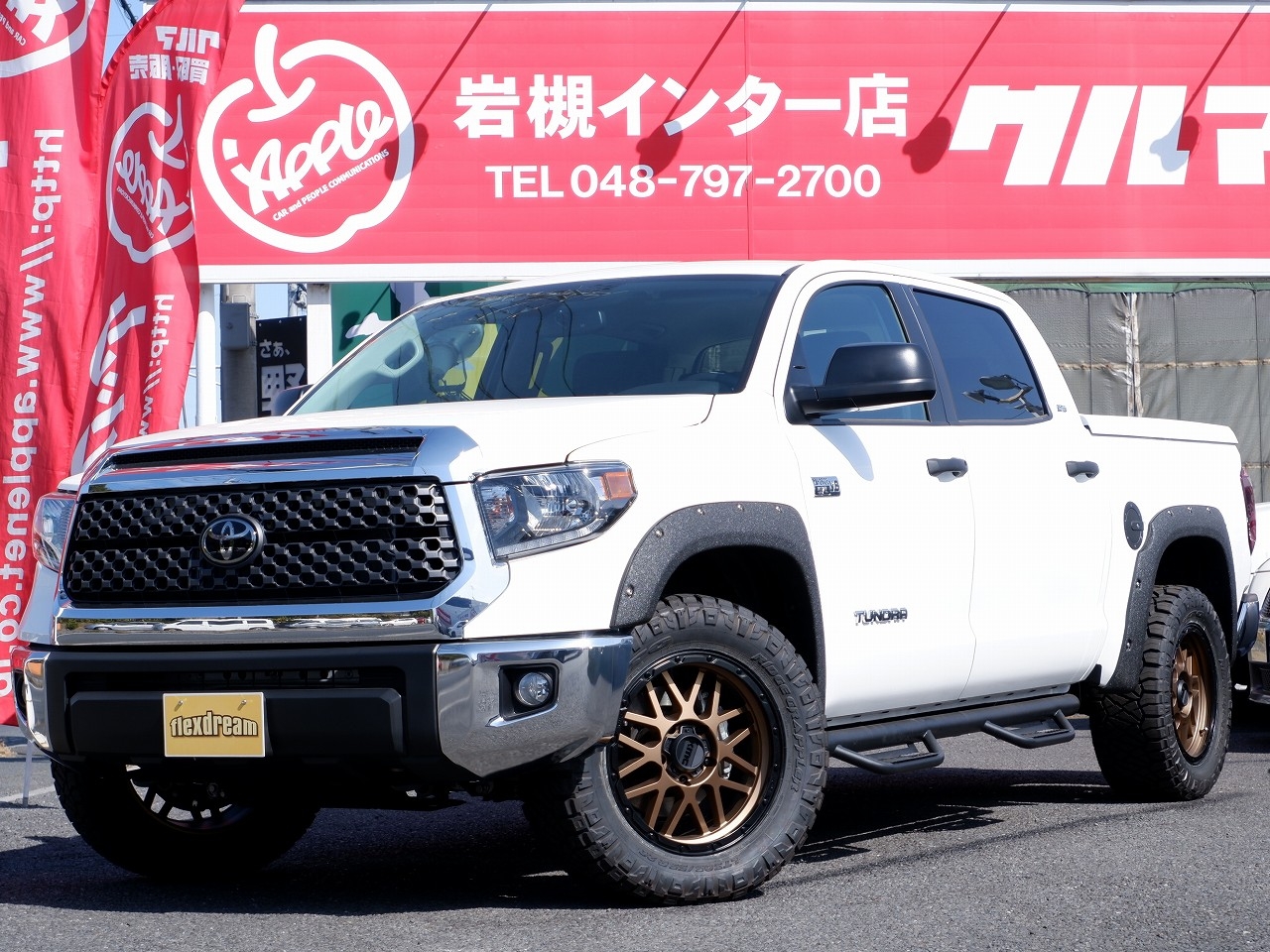 新車タンドラ　４WD　