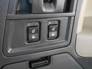 セコイアレザーシート　電動格納ドアミラー　1オーナー車　新車並行
