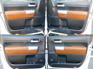 タンドラ新車並行　１オーナー　レッドロックレザー