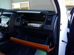 タンドラ新車並行　１オーナー　レッドロックレザー