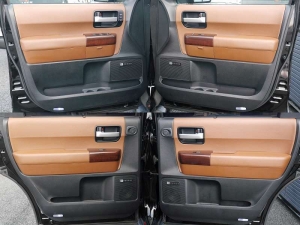 セコイア新車並行　1オーナー　レッドロックレザー