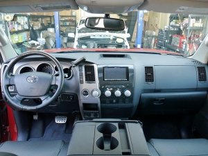 タンドラ新車並行　サンルーフ　マフラー　ベンチシート
