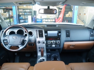 セコイア新車並行　パールホワイト　レッドロック　最上級グレード