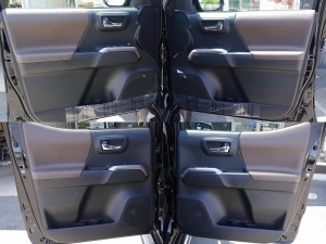 タコマ2016　NEW TACOMA　サンルーフ　スマートキー　