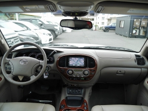 セコイア４ＷＤ　ＬＩＭＩＴＥＤ　サンルーフ　ナビ　バックカメラ