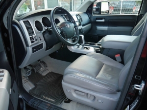 タンドラ新車並行　Wキャブ　LIMITED　