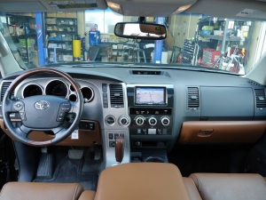 セコイア最上級　レッドロックレザー　１オーナー　新車並行