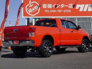 タンドラ新車並行　ラディアンレッド　ベンコラ　ダブルキャブ