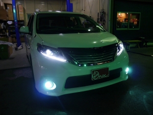 シエナ新車並行　サンルーフ　両側パワスラ
