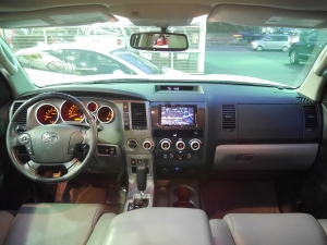 セコイア新並　サンルーフ　レザー　ナビ　２０インチ