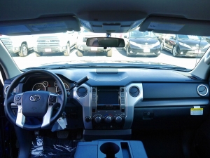 タンドラクルーマックス　４ＷＤ