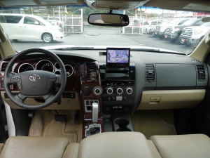 セコイア新車並行１オーナー