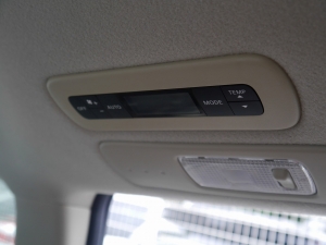 買取・下取り直販車両側電動スライドドア　地デジ対応ＨＤＤナビ