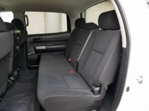 タンドラ新車並行　タンドラ　クルーマックス４ＷＤ