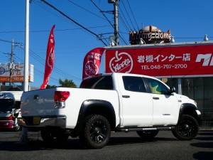 タンドラ新車並行　タンドラ　クルーマックス４ＷＤ