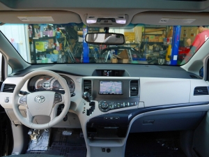 シエナ新車並行　サンルーフ　