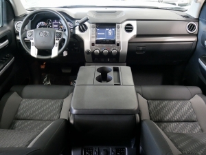 タンドラクルーマックス　４ＷＤ