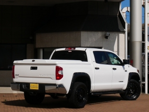タンドラクルーマックス　４ＷＤ