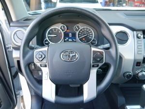 タンドラ新車並行　１オーナー　フロントカメラ　サイドカメラ