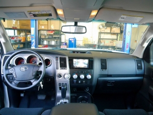 タンドラ新車並行　リフトアップ　20インチ