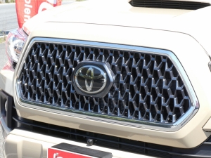 タコマ新車