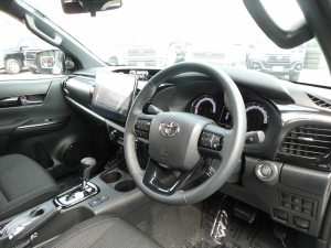 ハイラックス新車コンプリートハイラックスロッコ　特別仕様車　